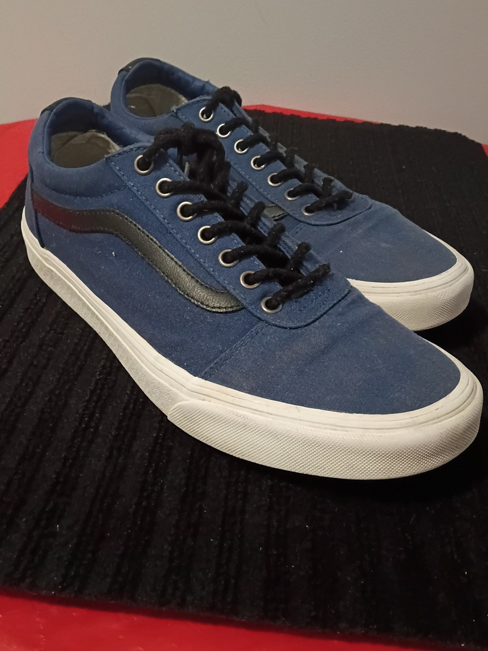 Vans Men's Navy Canvas Low-Top Sneakers with Black Accent Sz 8.5